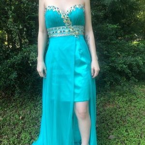 Beautiful Detailed Prom/Formal Dress!